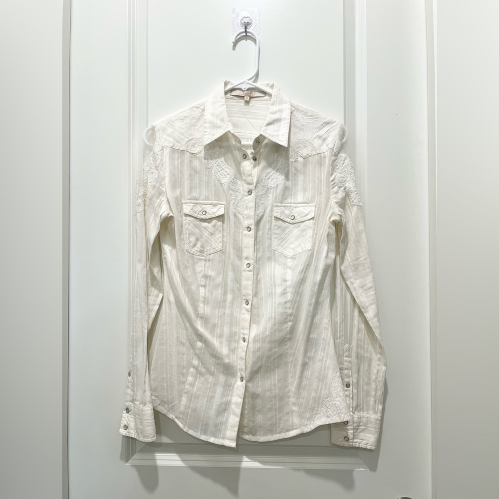 GUESS Womens Buttom Down Shirt